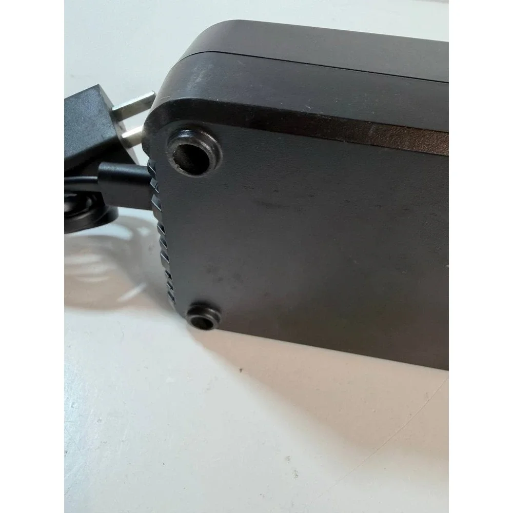 Makita genuine dc4001